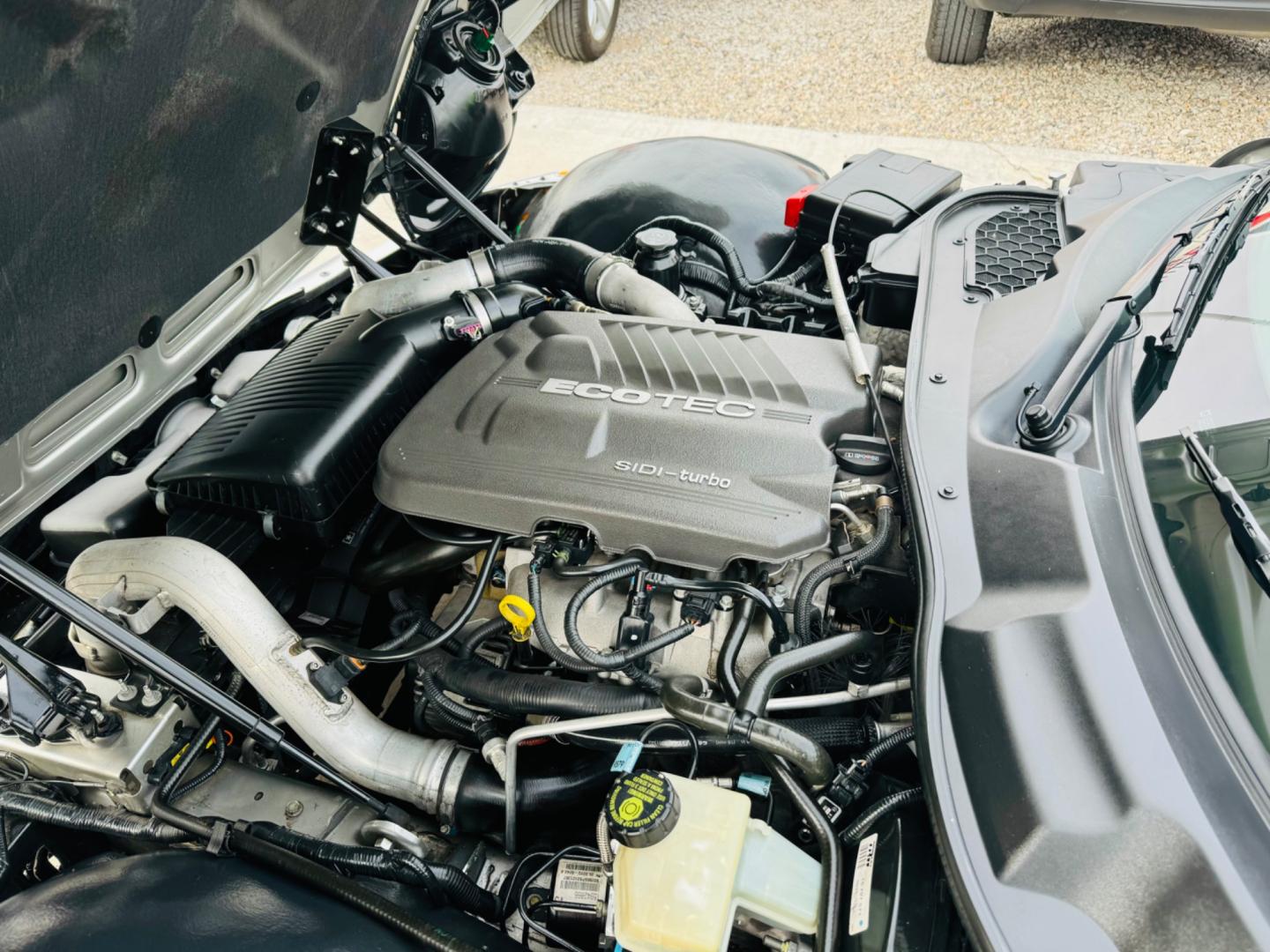 2008 Silver /black pontiac Solstice GXP Convertible with an 2.oI4 twin turbo engine, automatic transmission, located at 2190 Hwy 95, Bullhead City, AZ, 86442, (928) 704-0060, 0.000000, 0.000000 - Photo#9